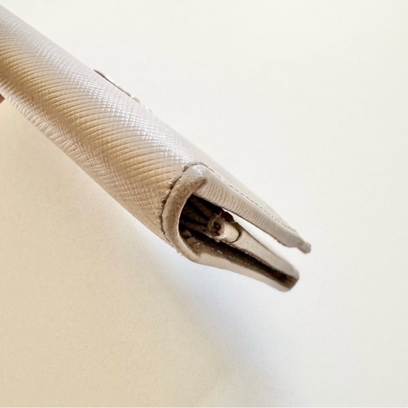 Salvatore Ferragamo Gancini Logo Beige Leather Long Continental Wallet - Picture 5 of 16